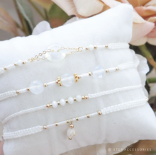 將圖片載入圖庫檢視器 White Hand strap set / piece with Natural stone and glass beads < 4 styles >