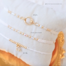 將圖片載入圖庫檢視器 H751 月亮石 White Hand strap set / piece with Square Natural stone and glass beads < 3 styles >