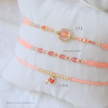 將圖片載入圖庫檢視器 H754 金草莓 Peach Hand strap set / piece with Square Natural stone and glass beads < 3 styles >