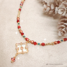 將圖片載入圖庫檢視器 J240 Choker with Czech glass beads and shell pendant