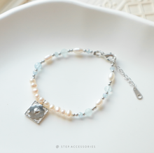 將圖片載入圖庫檢視器 Heart gold medal Bracelet with freshwater pearls and natural stone <2 colors>