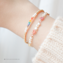 將圖片載入圖庫檢視器 Rainbow Bracelet with Freshwater pearls and glass beads <3 styles>