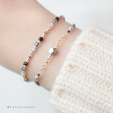 將圖片載入圖庫檢視器 Edge cut glass beads Handstrap with Japanese glass beads <5 colors>