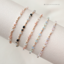 將圖片載入圖庫檢視器 Edge cut glass beads Handstrap with Japanese glass beads <5 colors>