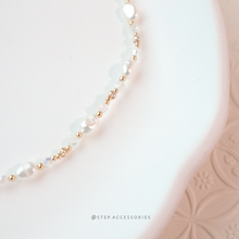 將圖片載入圖庫檢視器 Double Heart Pendant Choker with Freshwater pearls and glass beads