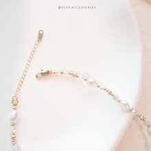 將圖片載入圖庫檢視器 Double Heart Pendant Choker with Freshwater pearls and glass beads