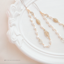 將圖片載入圖庫檢視器 Vintage beads Phone strap with Freshwater pearls and glass beads
