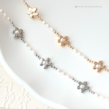將圖片載入圖庫檢視器 Flower choker with Freshwater pearls <Gold / Silver>