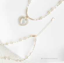 將圖片載入圖庫檢視器 Freshwater pearls Choker with Czech glass beads and Shell heart Pendant with Zircon