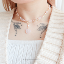 將圖片載入圖庫檢視器 Peace Buckle Choker with Natural stone and freshwater pearls <粉紅晶>