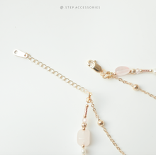 將圖片載入圖庫檢視器 Peace Buckle Choker with Natural stone and freshwater pearls <粉紅晶>