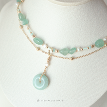 將圖片載入圖庫檢視器 Peace Buckle Choker with Natural stone and freshwater pearls <綠草莓,翡翠玉>