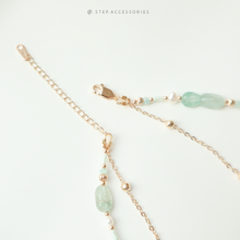 將圖片載入圖庫檢視器 Peace Buckle Choker with Natural stone and freshwater pearls <綠草莓,翡翠玉>