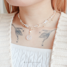將圖片載入圖庫檢視器 Peace Buckle Choker with Natural stone and freshwater pearls <月亮石>