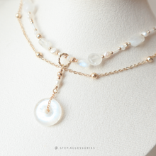 將圖片載入圖庫檢視器 Peace Buckle Choker with Natural stone and freshwater pearls <月亮石>