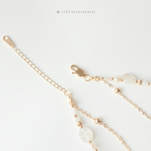將圖片載入圖庫檢視器 Peace Buckle Choker with Natural stone and freshwater pearls <月亮石>