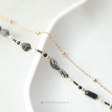 將圖片載入圖庫檢視器 Peace Buckle Choker with Natural stone and freshwater pearls <黑髮晶,閃光石>