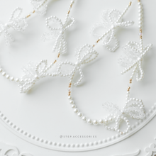 將圖片載入圖庫檢視器 Glass Pearls Ribbon Phonestrap with glass beads