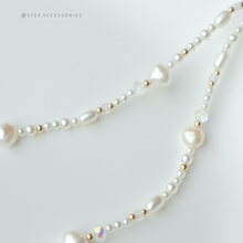 將圖片載入圖庫檢視器 Girly Heart Choker with freshwter pearls and shell pearls
