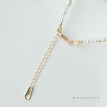 將圖片載入圖庫檢視器 Girly Heart Choker with freshwter pearls and shell pearls