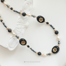 將圖片載入圖庫檢視器 Czech glass beads Black choker with Natural stone and freshwater pearls <黑曜石, 赫磁石>