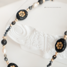 將圖片載入圖庫檢視器 Czech glass beads Black choker with Natural stone and freshwater pearls <黑曜石, 赫磁石>