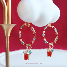 將圖片載入圖庫檢視器 S317 Red Christmas gift box ear hoops with Czech glass beads and Swarovski