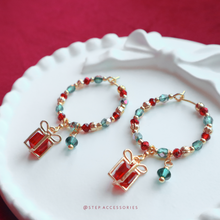 將圖片載入圖庫檢視器 S317 Red Christmas gift box ear hoops with Czech glass beads and Swarovski