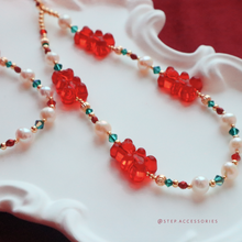 將圖片載入圖庫檢視器 P063 Christmas Phonestrap with Swarovski, glass beads and Freshwater pearls