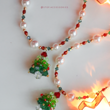 將圖片載入圖庫檢視器 P064 Christmas tree Phonestrap with Swarovski and Glass pearls