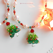 將圖片載入圖庫檢視器 P064 Christmas tree Phonestrap with Swarovski and Glass pearls