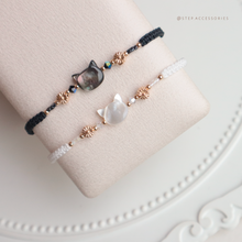 將圖片載入圖庫檢視器 Shell Cat Hand strap with Swarovski and Japanese glass beads <2 colors>