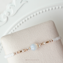 將圖片載入圖庫檢視器 Natural stone hand strap with Swarovski and rice shaped gold beads <16 colors>