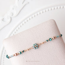 將圖片載入圖庫檢視器 Japanese glass beads Flower with Swarovski Hand strap <15 colors>