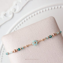 將圖片載入圖庫檢視器 Japanese glass beads Flower with Swarovski Hand strap <15 colors>