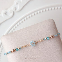將圖片載入圖庫檢視器 Japanese glass beads Flower with Swarovski Hand strap <15 colors>