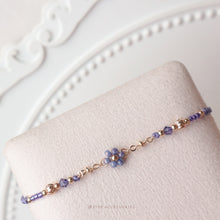 將圖片載入圖庫檢視器 Japanese glass beads Flower with Swarovski Hand strap <15 colors>