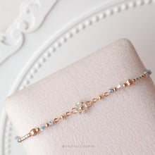 將圖片載入圖庫檢視器 Japanese glass beads Flower with Swarovski Hand strap <15 colors>