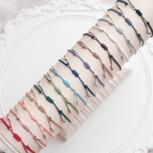 將圖片載入圖庫檢視器 Frosted 6mm Natural stone Hand strap with Swarovski and Gold flowers <15 colors>