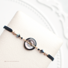 將圖片載入圖庫檢視器 Shell peace buckle hand strap with Swarovski and Japanese glass beads <2 colors>