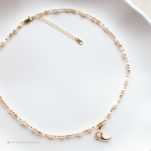 將圖片載入圖庫檢視器 Opal Moon Choker with Freshwater pearls and Swarovski <2 colors>
