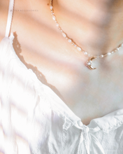 將圖片載入圖庫檢視器 Opal Moon Choker with Freshwater pearls and Swarovski <2 colors>