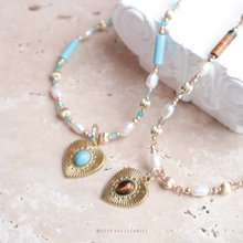 將圖片載入圖庫檢視器 Natural stone Big heart pendant Choker with freshwater pearls and Swarovski < 2 colors>