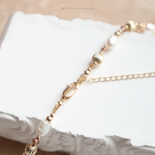 將圖片載入圖庫檢視器 Natural stone Big heart pendant Choker with freshwater pearls and Swarovski < 2 colors>