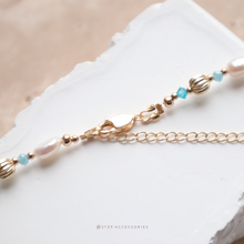 將圖片載入圖庫檢視器 Natural stone Big heart pendant Choker with freshwater pearls and Swarovski < 2 colors>