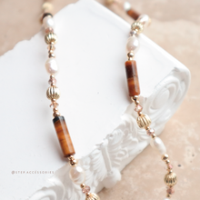 將圖片載入圖庫檢視器 Natural stone Big heart pendant Choker with freshwater pearls and Swarovski < 2 colors>