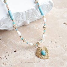 將圖片載入圖庫檢視器 Natural stone Big heart pendant Choker with freshwater pearls and Swarovski < 2 colors>