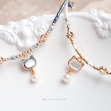 將圖片載入圖庫檢視器 Shell Cat Pendant Japanese glass beads choker with Swarovski and Freshwater pearls <2 colors>