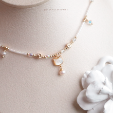 將圖片載入圖庫檢視器 Shell Cat Pendant Japanese glass beads choker with Swarovski and Freshwater pearls <2 colors>