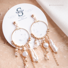 將圖片載入圖庫檢視器 Pearls & Swarovski gold chains Earrings